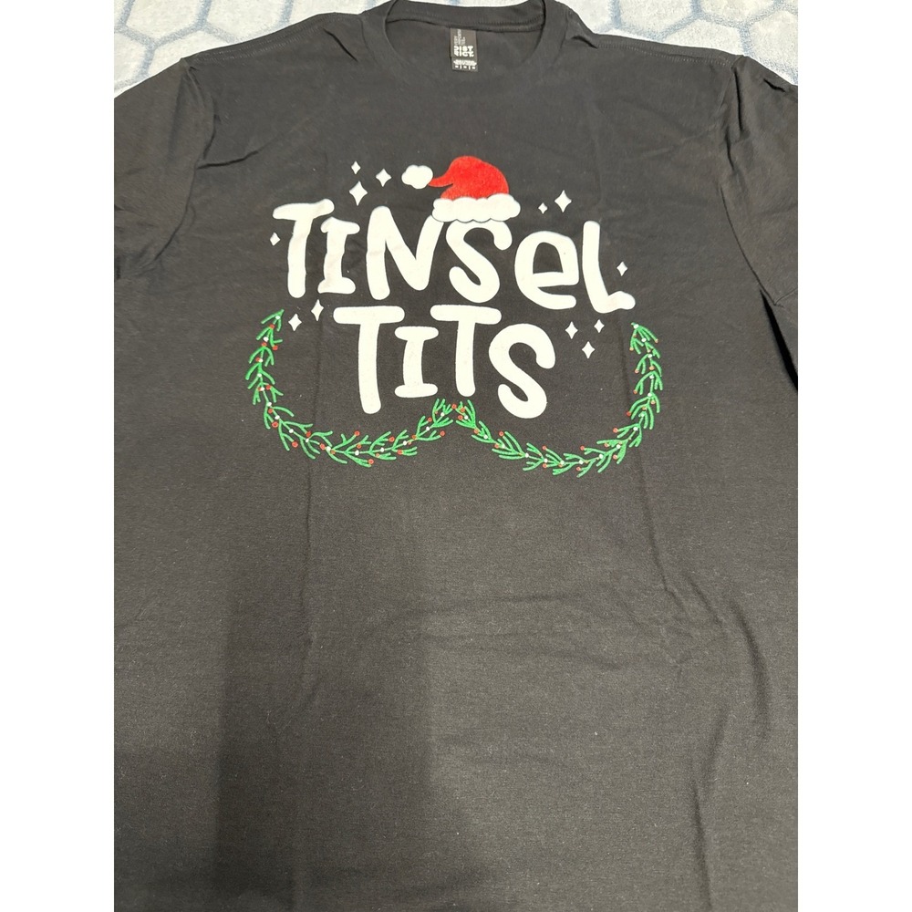 District Made Womens Medium Black Tinsel  chestChristmas Graphic Tee Shirt humor